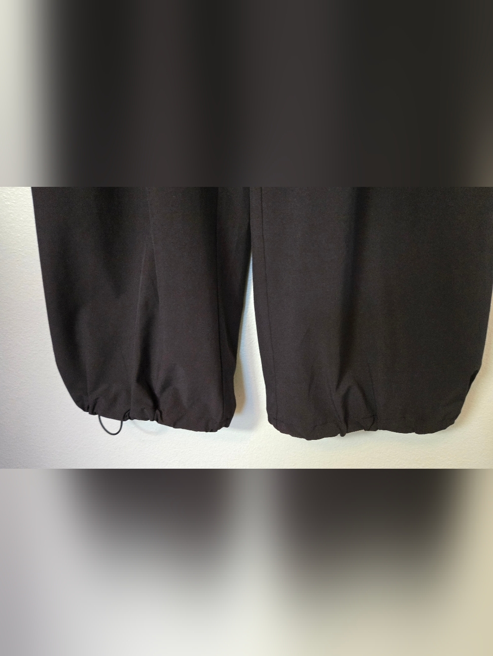 Gap Fit | Black High Rise Runaround Cargo Joggers Size Small Tall - Picture 9 of 13